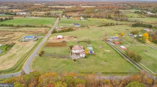 11606 Reid Ln, Nokesville VA  20181-2007 exterior