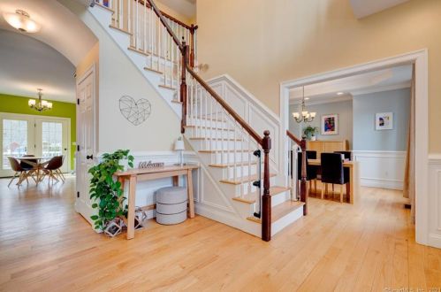 14 Farm Ridge Rd, Unionville CT  06013-2018 exterior