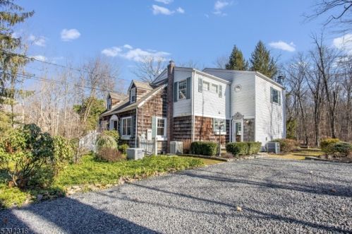 42 King George Rd, Warren NJ  07059-7045 exterior