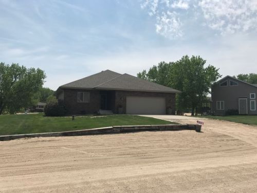 1004 Island Dr, Schuyler, NE 68661-6211