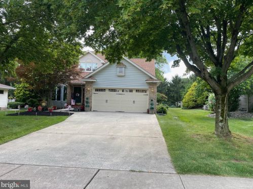 202 Pennwood Dr, Richlandtown, PA 18955-1039
