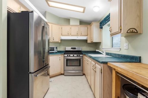 47445 Rainbow Oaks Dr, Temecula CA  92592-2937 exterior