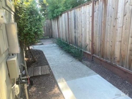 1570 Wright St, Santa Rosa CA  95404-2928 exterior