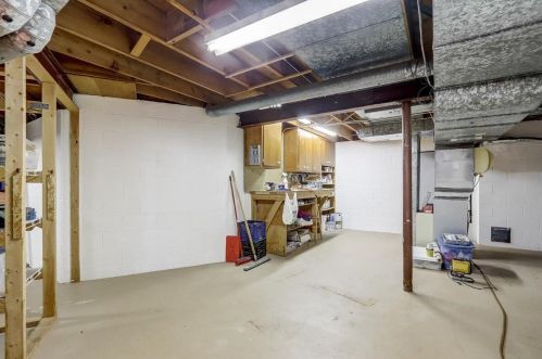 5237 20th St, Milwaukee WI 53233-2548 exterior