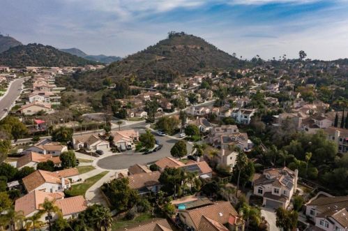 1325 Linsay Pl, Escondido CA  92026-3606 exterior