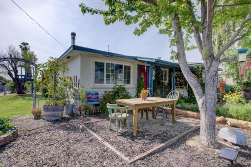 6101 8th St, Riverbank, CA 95367-3003