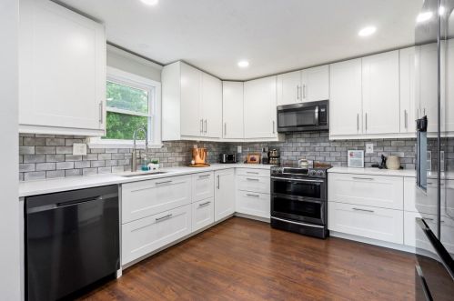 109 Redbud Dr, Beaver Falls PA  15010-1152 exterior