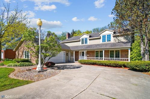 8828 Baring Ave, Hammond, IN 46321-2708