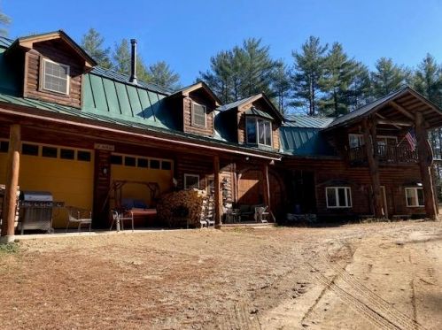 43 Northwood Estates Dr, Grafton, NH 03240-3226