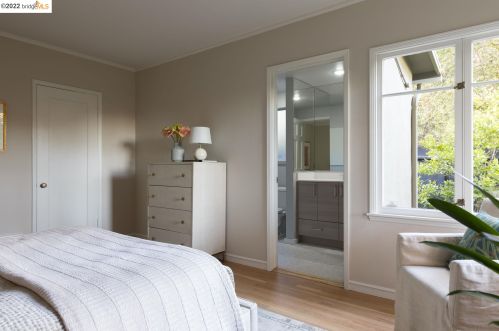 5901 La Salle Ave, Oakland CA 94611-3225 exterior