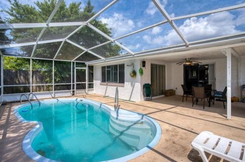 3320 Eisenhower Dr, Tarpon Springs, FL 34691-3317
