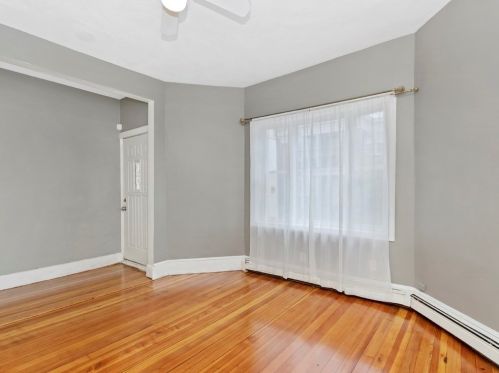 12 Watts St, Chelsea, MA 02150-3208