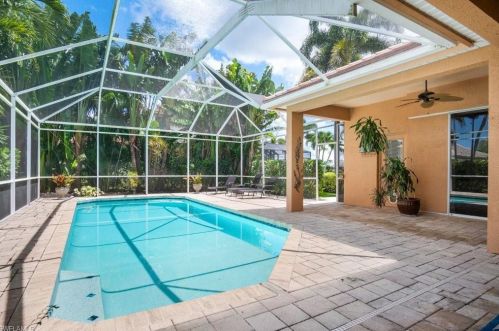 7566 Citrus Hill Ln, Naples FL  34109-0600 exterior