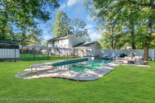 175 White Rd, Jackson Twp NJ  08527-5012 exterior