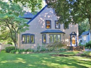 68 Oakdale Dr, Rochester, NY 14618-1120