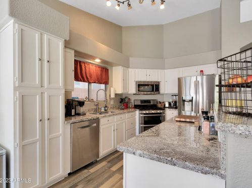 4110 Chama Dr, Glendale, AZ 85310-5169