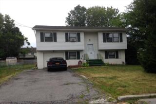 38 Dewitt St, Middletown, NY 10940-3957