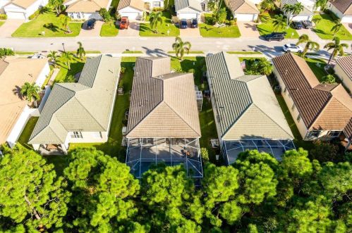 556 Indian Key Dr, Fort Pierce FL  34986-2051 exterior