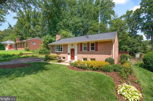 7506 Hamlet St, Springfield, VA 22151-2808