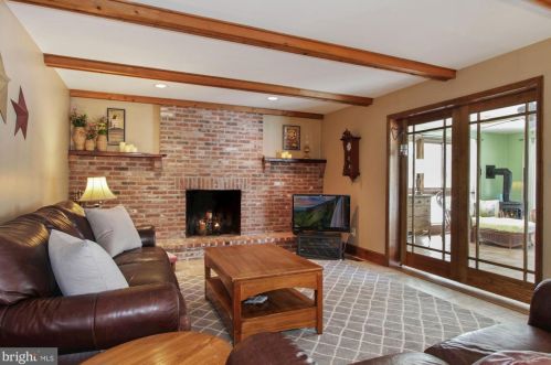 1199 Crestwood Dr, Pottstown PA 19464-2931 exterior