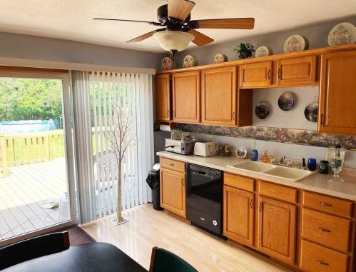 172 Davis St, Beaver Dam WI  53916-2943 exterior