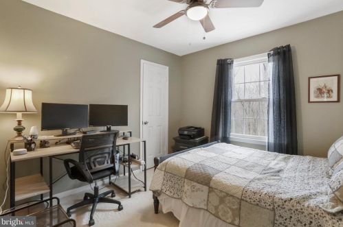 5550 Wide Oak Ct, Woodbridge VA  22192-6036 exterior