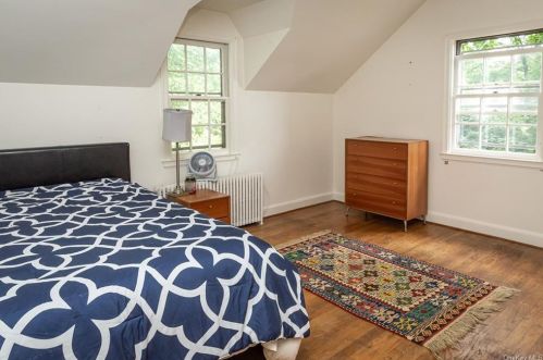 1093 Knollwood Rd, White Plains NY  10603-1100 exterior