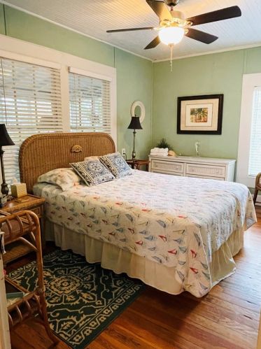 506 Tallahassee St, Carrabelle FL  32322-3204 exterior