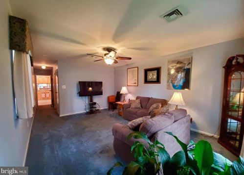 32 Mckinley Ave, Blenheim NJ  08012-5318 exterior