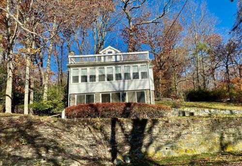 22 Kirk Lake Dr, Mahopac, NY 10541-3019