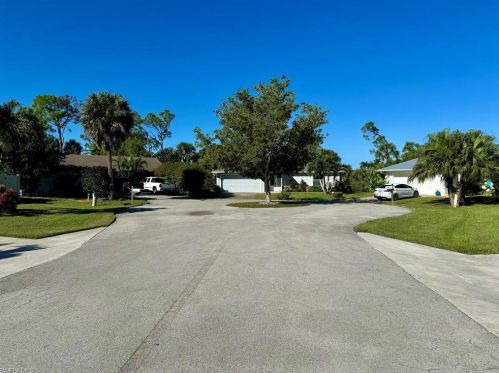 1415 Lyonia Ln, Naples, FL 34105-2261