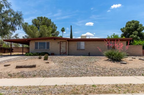 4521 Dogwood Pl, Tucson, AZ 85730-4212