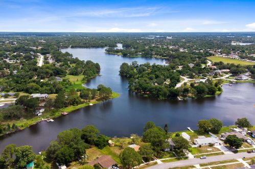 1762 Village Dr, Deltona, FL 32725-7658