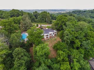 1118 Harpeth Ridge Rd, Franklin, TN 37069-7054