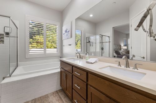 52090 Avenida Mendoza, La Quinta CA  92253-3296 exterior