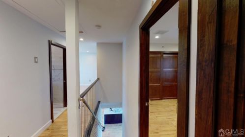 33 Berkshire Rd, Old Bridge NJ  08857-1601 exterior