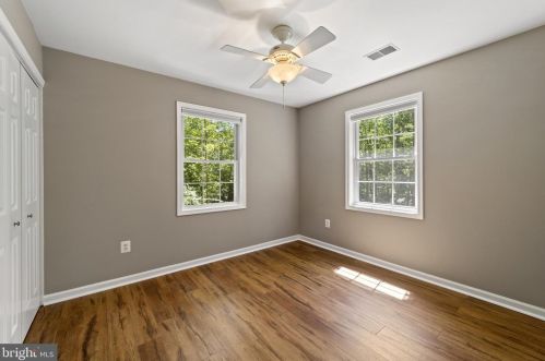 8819 Clinton Dr, Nokesville VA  20181-3205 exterior