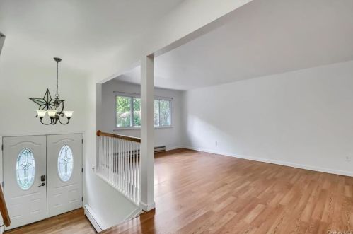 1106 Stonegate Rd, Shrub Oak, NY 10588-1804