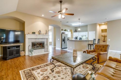 1517 Shadywood Ln, Lewisville TX  75028-4294 exterior