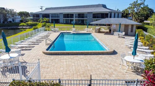 338 Charlemagne Blvd, Naples FL  34112-7084 exterior