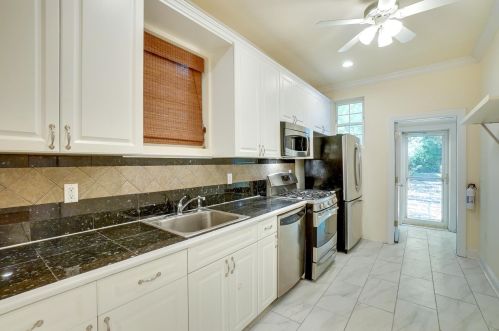 607 Gregory Ave, Union City NJ  07086-5878 exterior