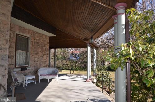 205 Lippincott Ave, Riverton NJ  08077-1219 exterior