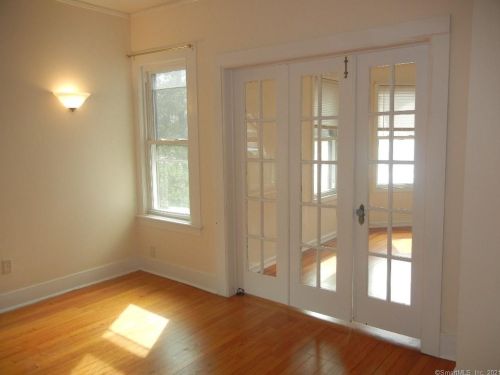 87 Main St, Manchester, CT 06042-3141