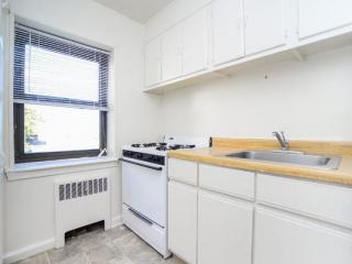 76 Market St, Perth Amboy NJ  08861-4442 exterior