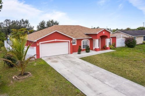 2915 11th St, Lehigh Acres, FL 33976-3008