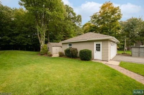 30 Ridge Rd, West Milford Lakes NJ  07480-2908 exterior