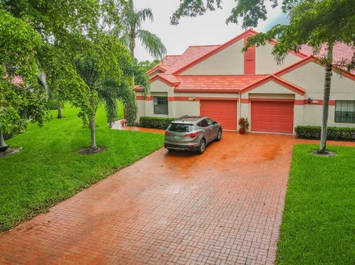 7537 Lexington Club Blvd, Delray Beach, FL 33446-3492