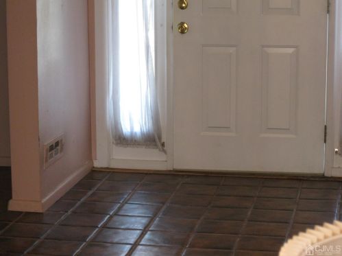 24 Whitehall Rd, East Brunswick, NJ 08816-1313