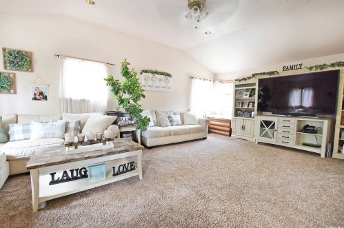 43 Madeline Rd, Panamoka NY  11961-2943 exterior