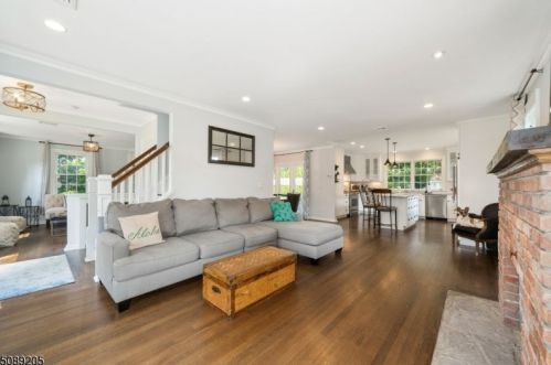 186 1st Ave, Little Falls NJ  07424-2206 exterior